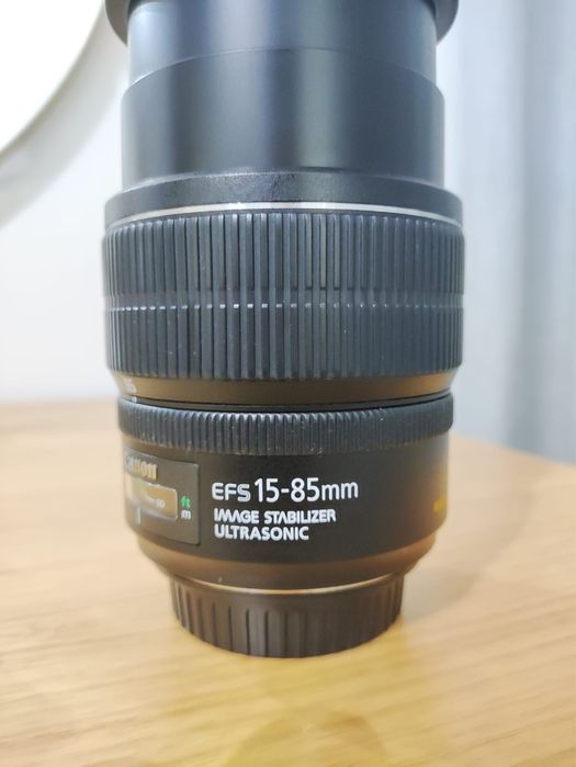 objetiva Canon EFS 15-85mm f/3.5-5.6 IS USM