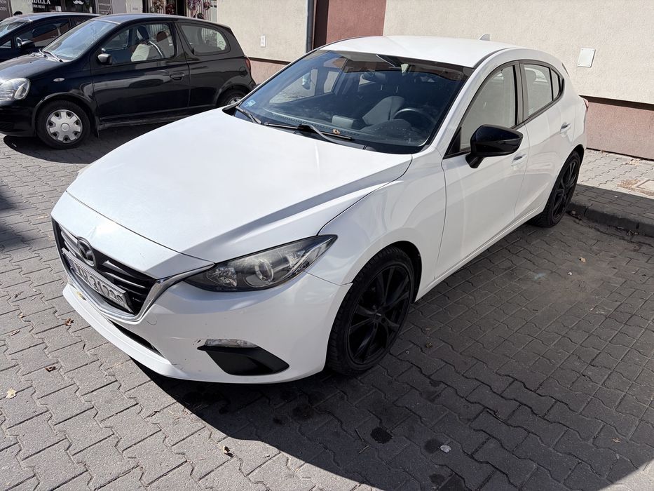 Mazda 3 hatchback salon Polska 2013