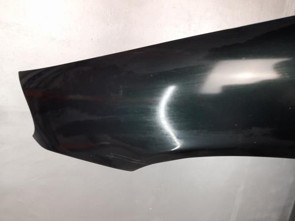 Guarda-lamas esquerdo FORD Mondeo II Carrinha (BNP)