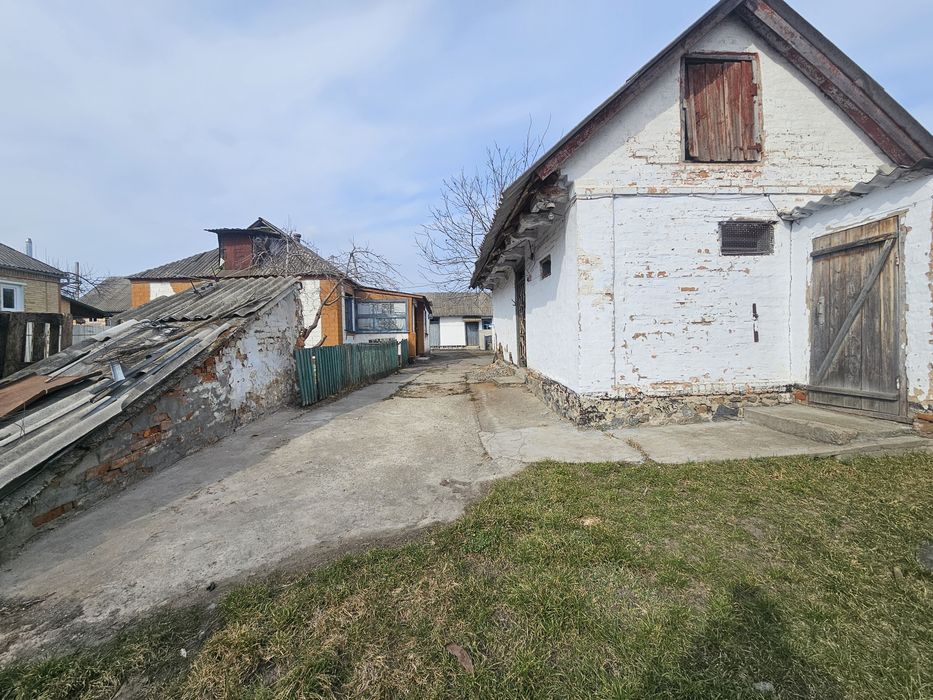 Продам будинок майже центр