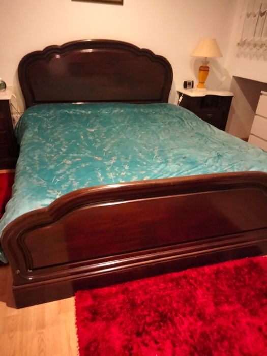 Mobília em mogno de casal completa