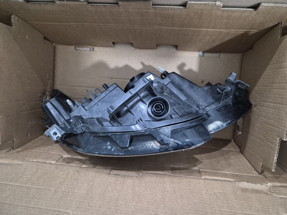Farol direito renault megane 4