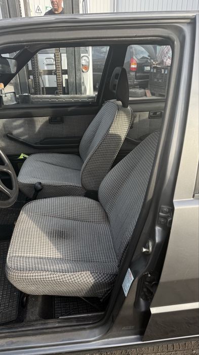 tampa da mala Fiat uno  60 SL ANO 1988