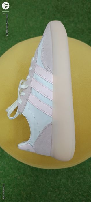 Оригінальні жіночі кросівки Adidas 39 розміру.