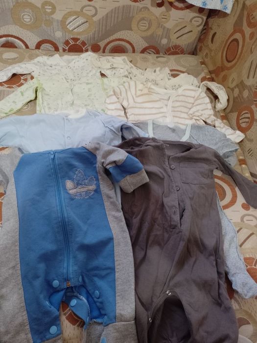 Продам 2 сумки с детскими вещами до 1 года