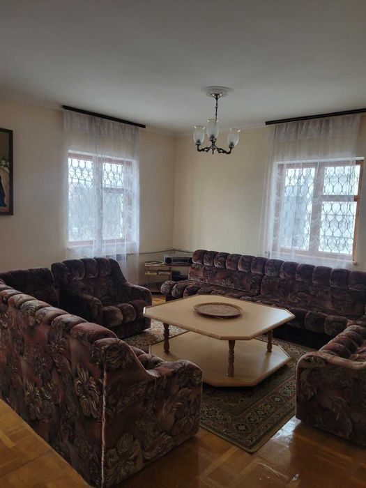 Русановские Сады. Дом 150 кв. До 20 человек.