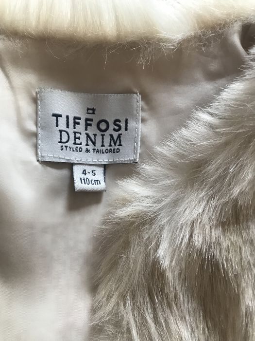 Colete de pelos menina