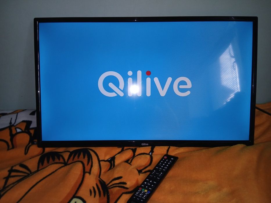 TV QiLive 32 cale + soundbar