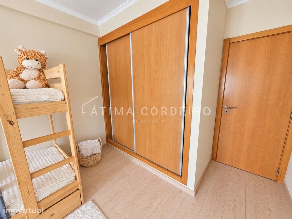 Excelente Apartamento T2 remodelado com parqueamento em ótima local...