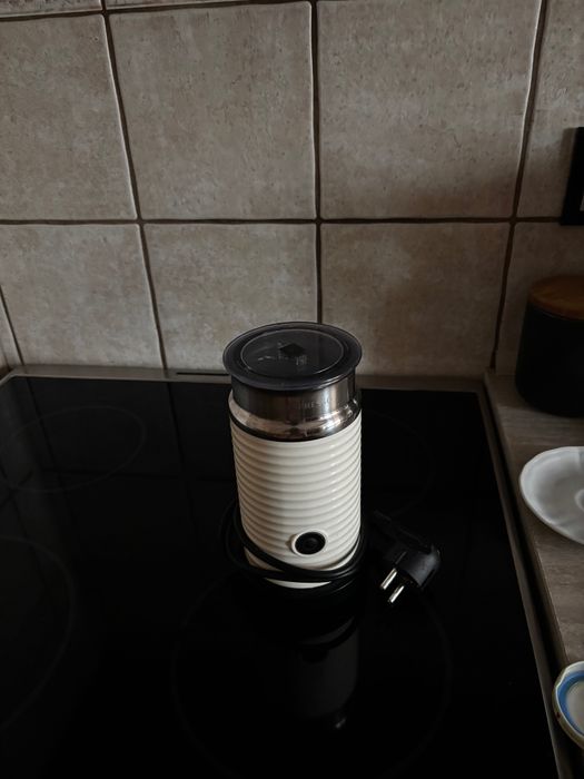 Spieczniacz do mleka Nesspresso