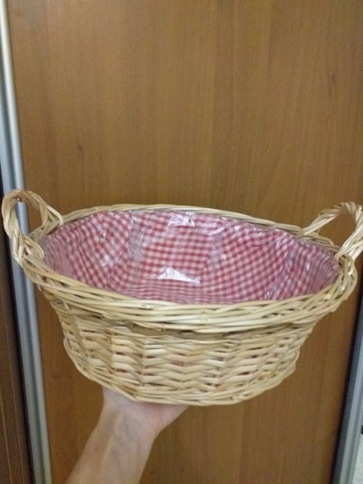 Плетена корзинка