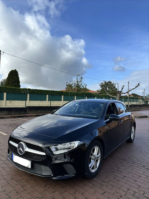 Mercedes-Benz A180d Style 7G-DCT | Automático | Nacional | CarPlay