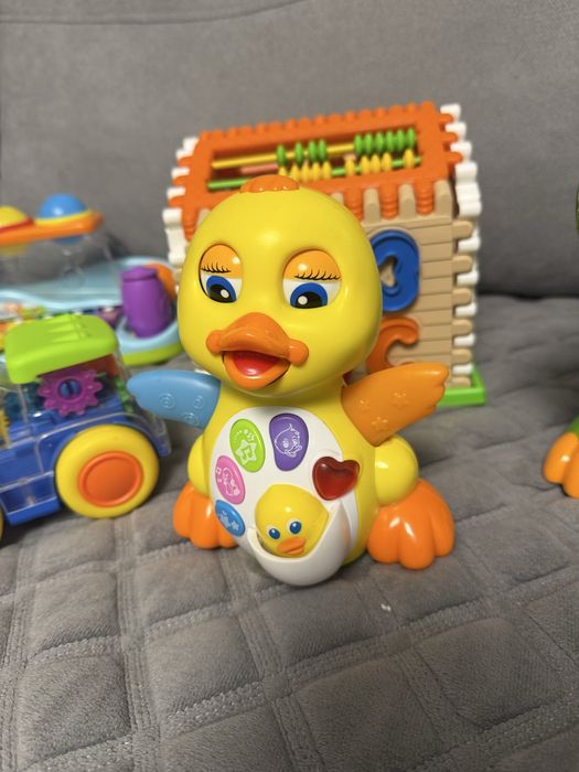 Дитячі іграшки в гарному стані!