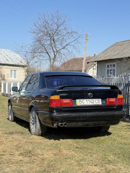 Продам BMW E34 520і