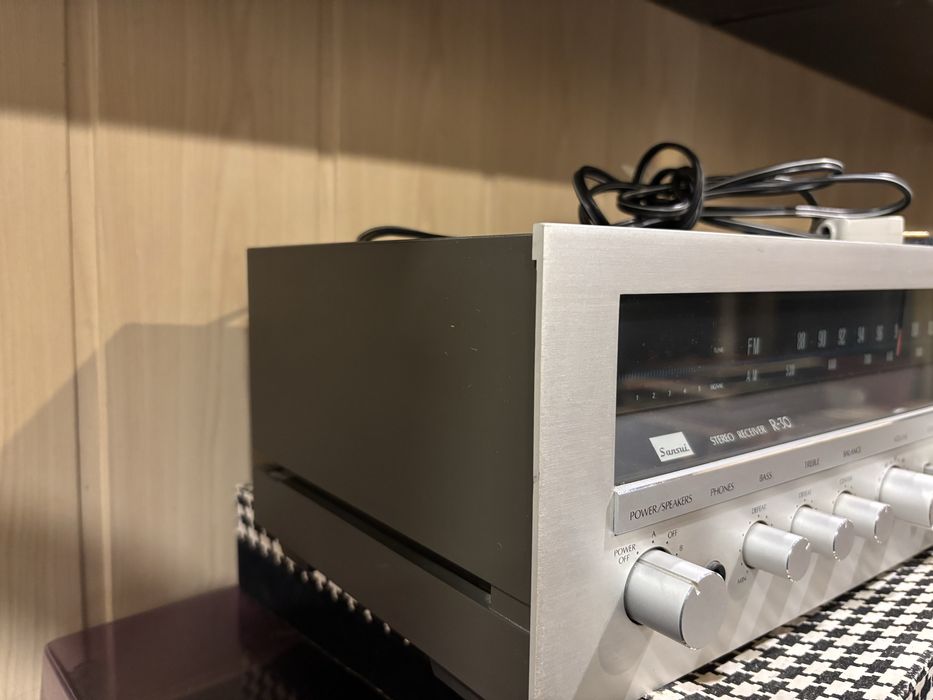 Amplituner Sansui  R-30