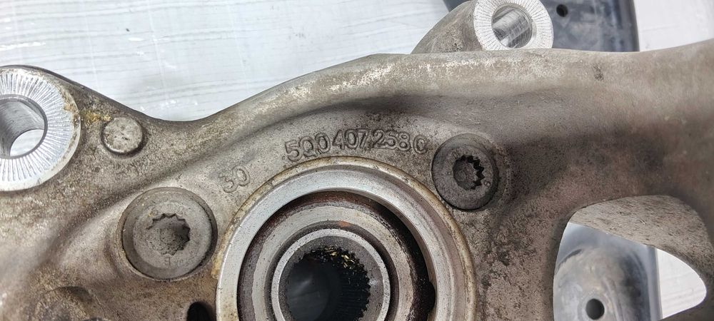 Zwrotnica Wahacz Prawy Przód VW tiguan golf 7