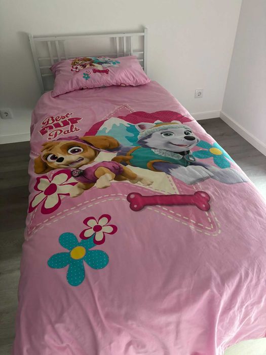 Urgente!!cama de ferro branca 90x200