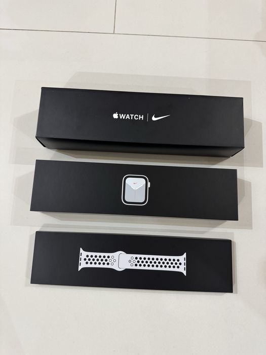 Apple Watch series 5 44mm x Nike