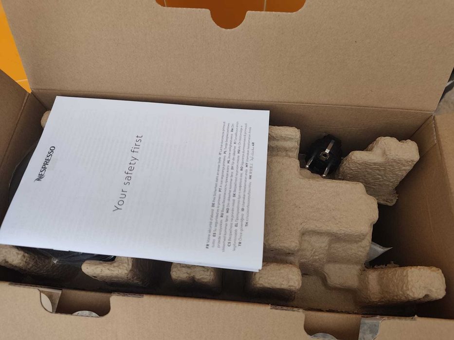 Nespresso CityZ Nova + Café