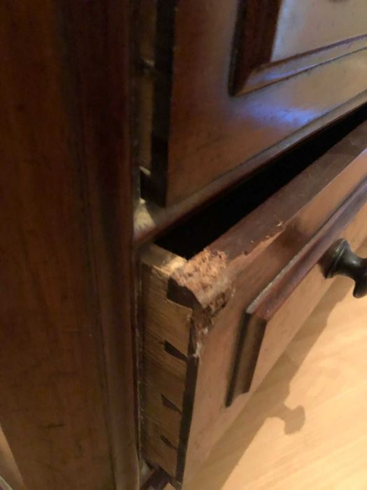 Comoda Antiga Muito Bonita