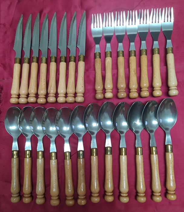 Conjunto de 27 talheres em aço inoxidável com cabos em madeira faia, Marca MAM-Filmam