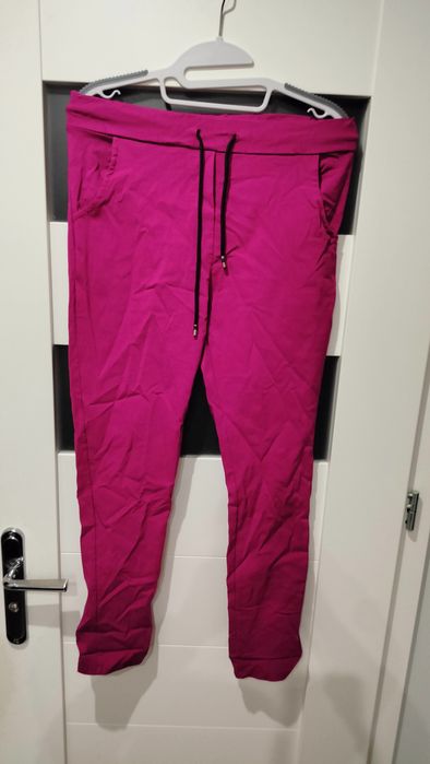 Spodnie z gumką bardzo rozciagliwe