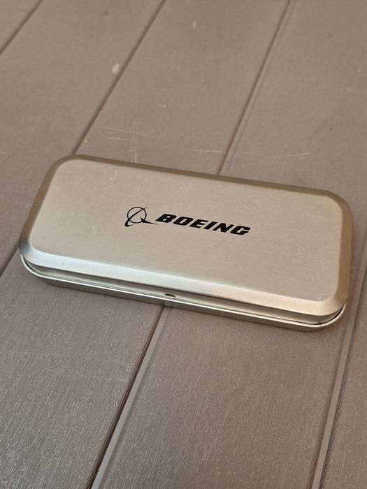 Наручний годинник  BOEING. Новий.