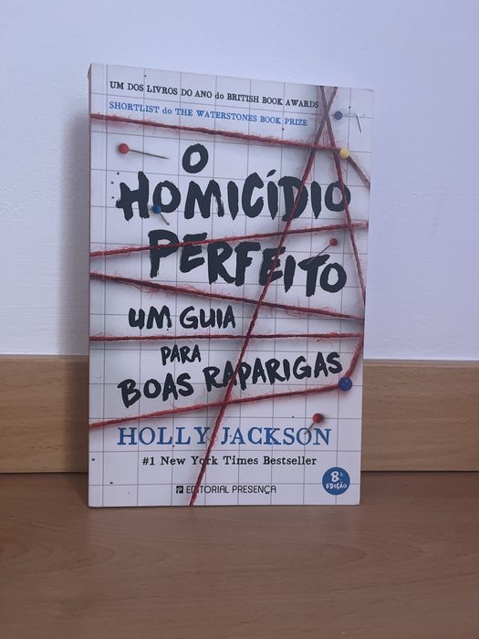 Livro "O Homicídio Perfeito - Um Guia para Boas Raparigas" (Holly Jackson) – Como Novo