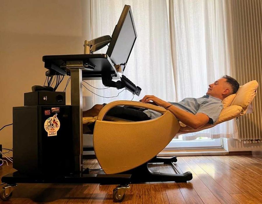 Gaming Set up - Stanowisko Zero Gravity: Fotel Sanyo FX1 + Amerykańska Stacja Ergoquest