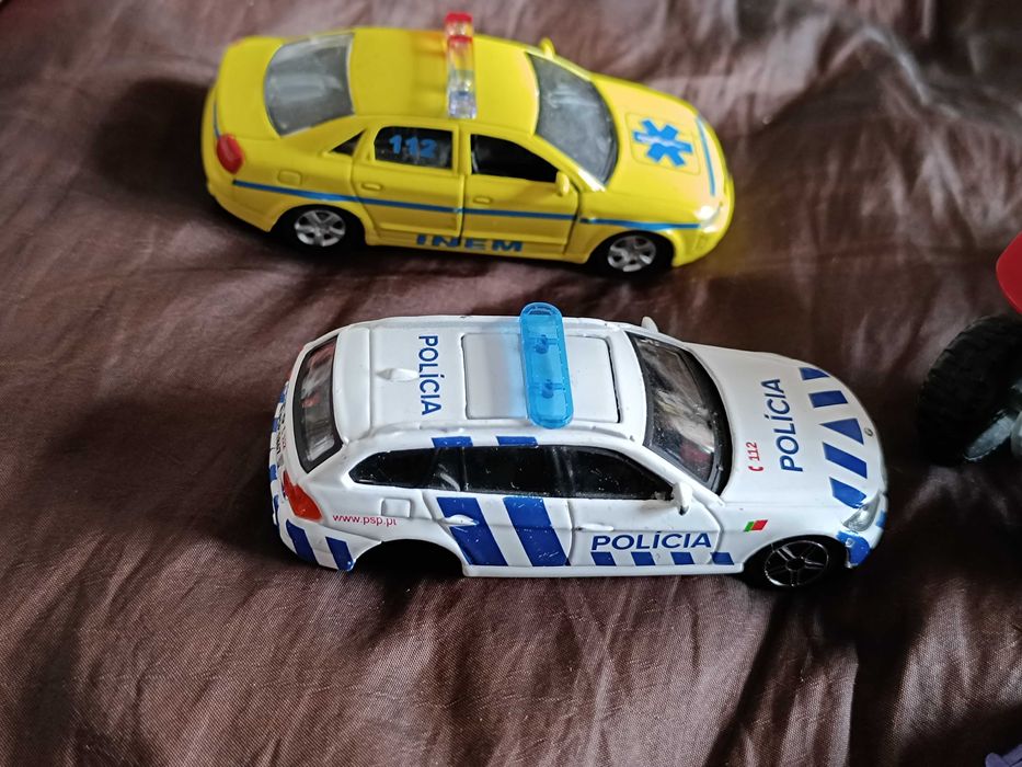 Carrinhos Polícia e INEM