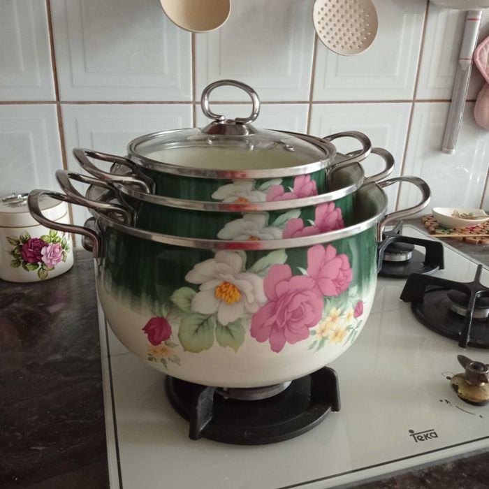 Eleganckie garnki retro emaliowane - 3 szt.