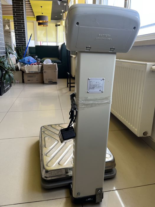 Продам ваги підлогові корейскі ф. CАS мод DL 150 N, б/у