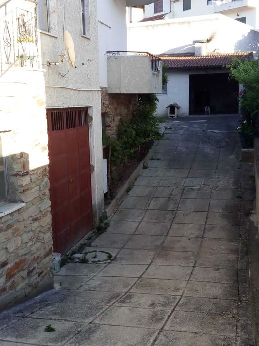 Armazém/garagem com 130m2