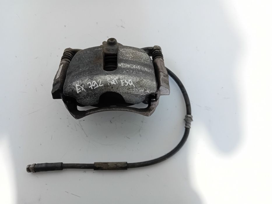 Pinça travão / maxila de travão frente esquerda VOLKSWAGEN Tiguan (AD1