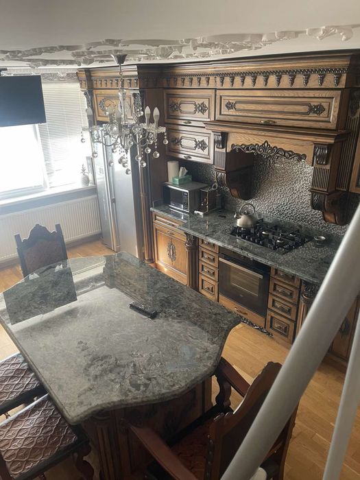 Продаж будинку