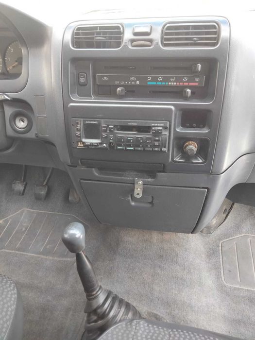 Toyota Hiace 2.5 - 6 lugares