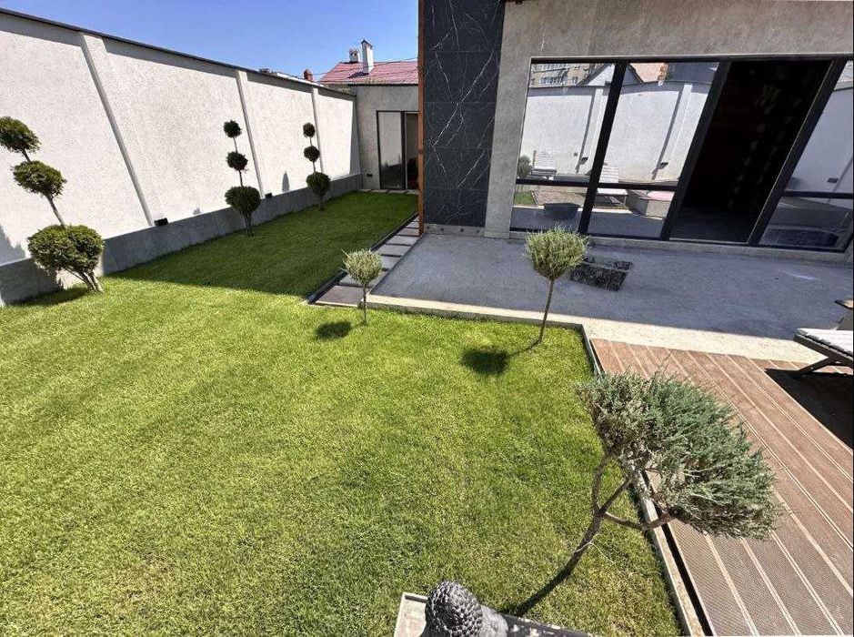 Ваш новый современный дом в Киевском районе!