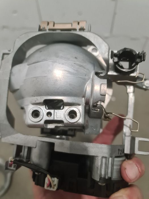 Silnik poziomowania reflektora Lexus Gs IS RX skrętny reflektor.