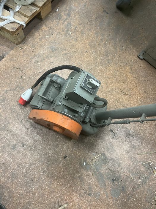 Cykliniarka do parkitu