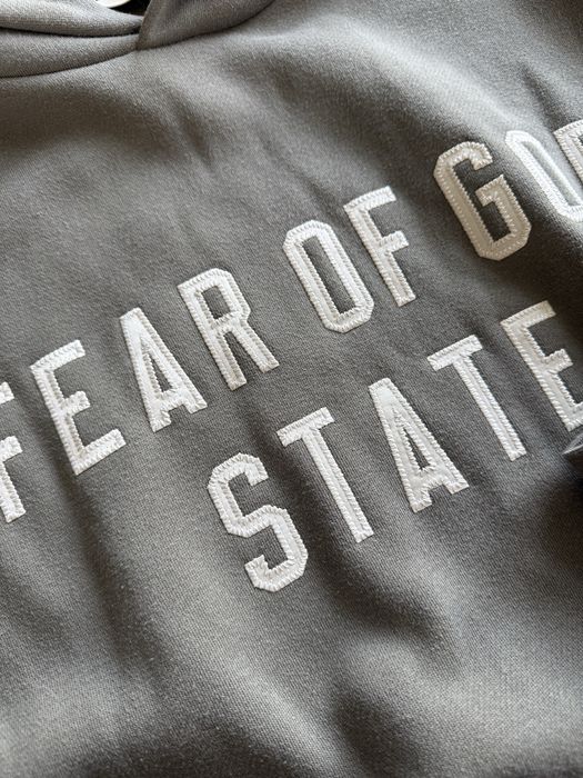 Fear Of God Essentials 90s Fit Fleece Hoodie (M, L)