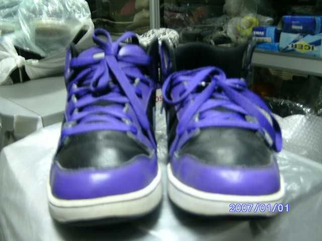 продам фирменные мужские  кроссовки  фирмы Найк