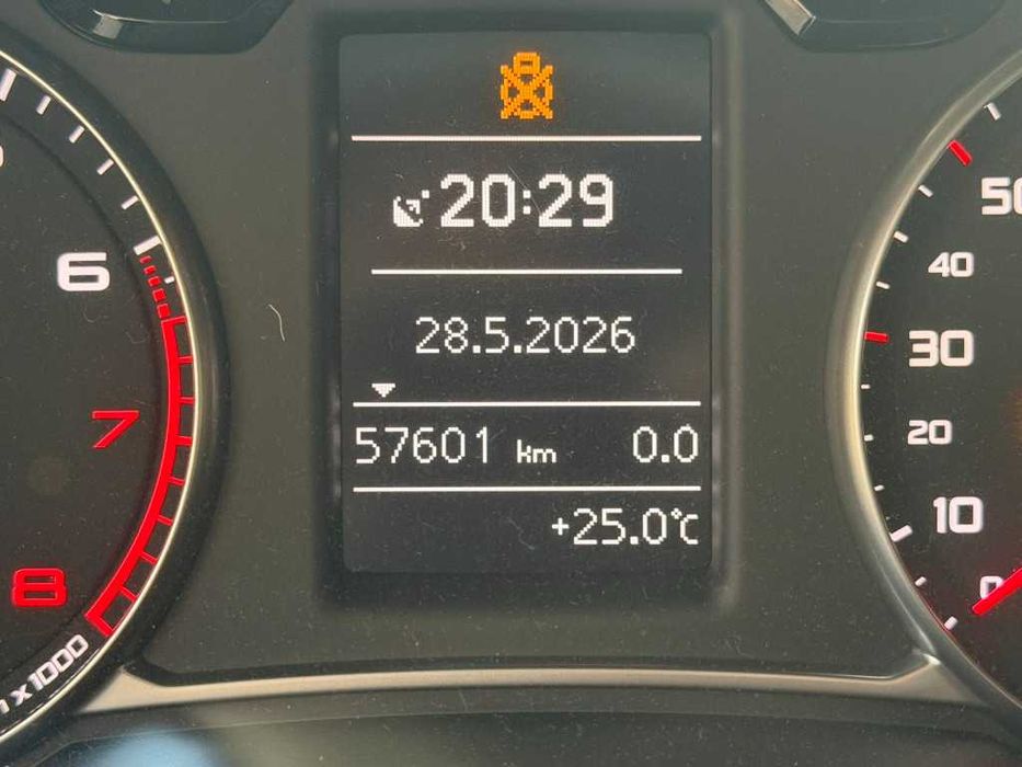 Sinistrado 57601 km Audi A1 Sportback 1.0 TFSI Ultra
