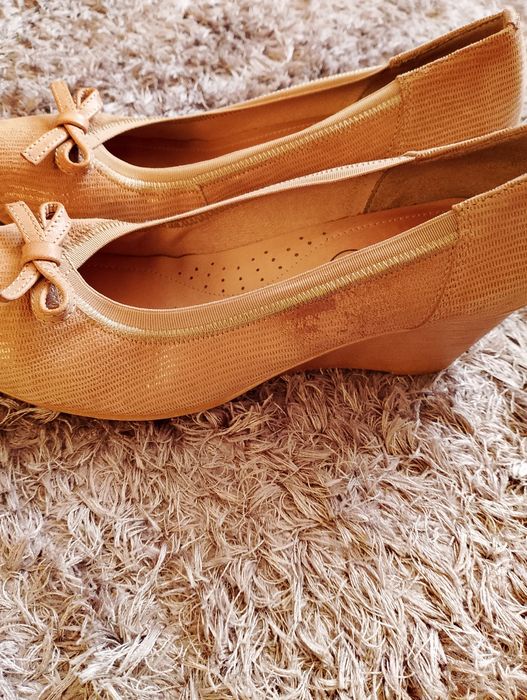 Buty na koturnie 37 Lasocki