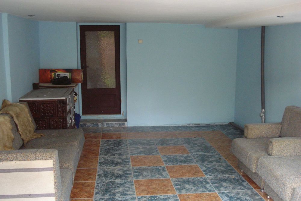 Продається житловий будинок в м. Рахів