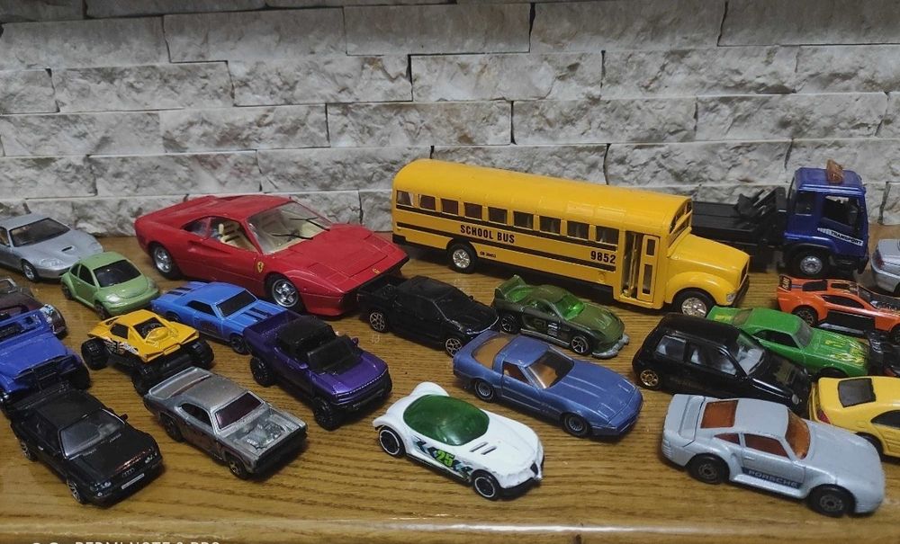 Zabawkowe samochodziki