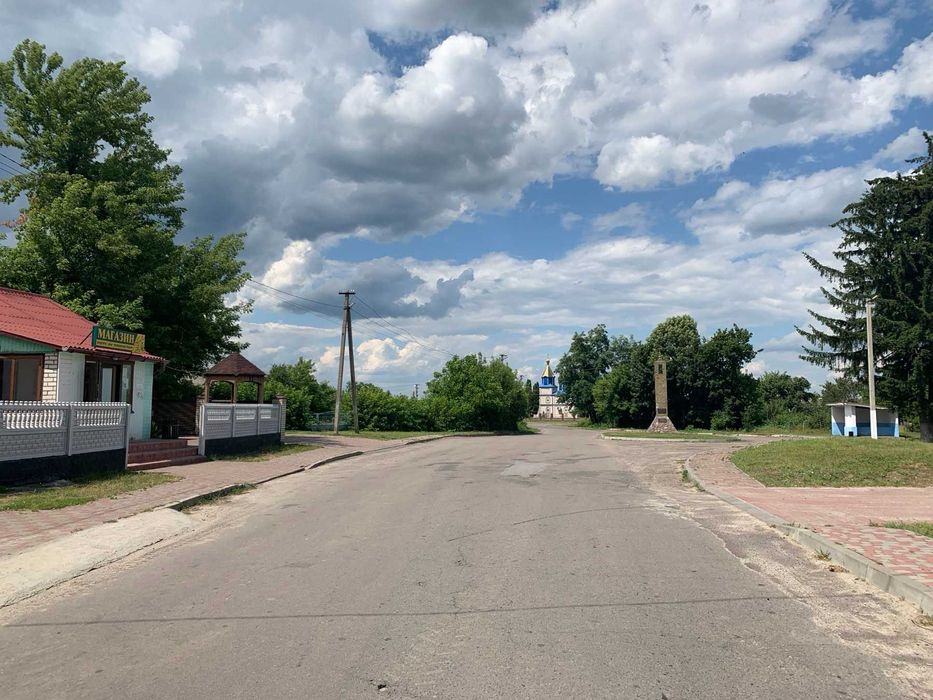 Будинок під реконструкцію з ділянкою в селі Ремель