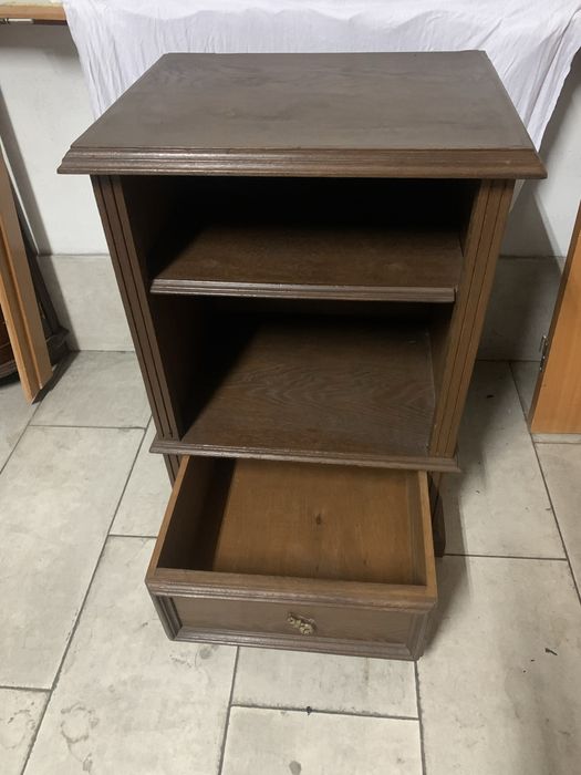 Movel de madeira com 1 gaveta