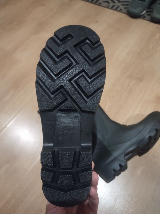 Резиновые сапоги 42 размер, ботинки 43