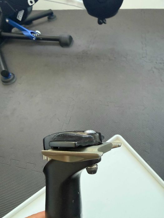 Espigão de Selim Fizik Cyrano R1 Carbono 31.6x330mm - Usado