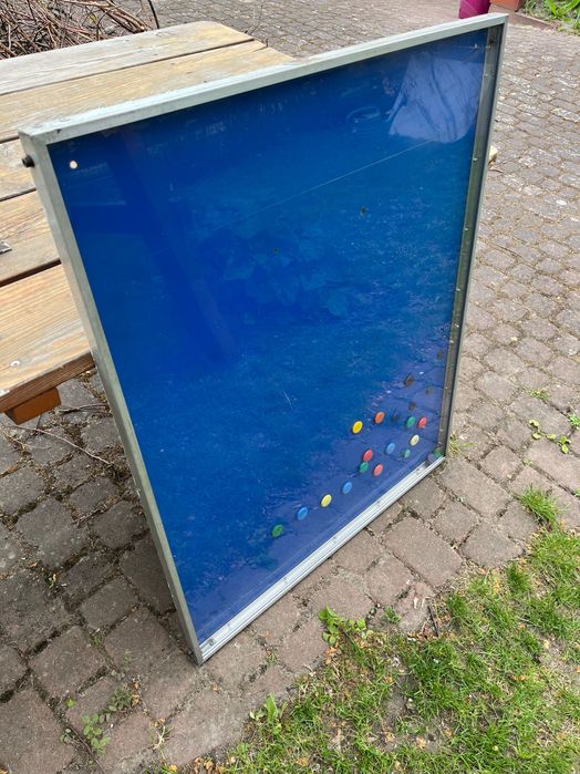 Witryna ścienna magnetyczna